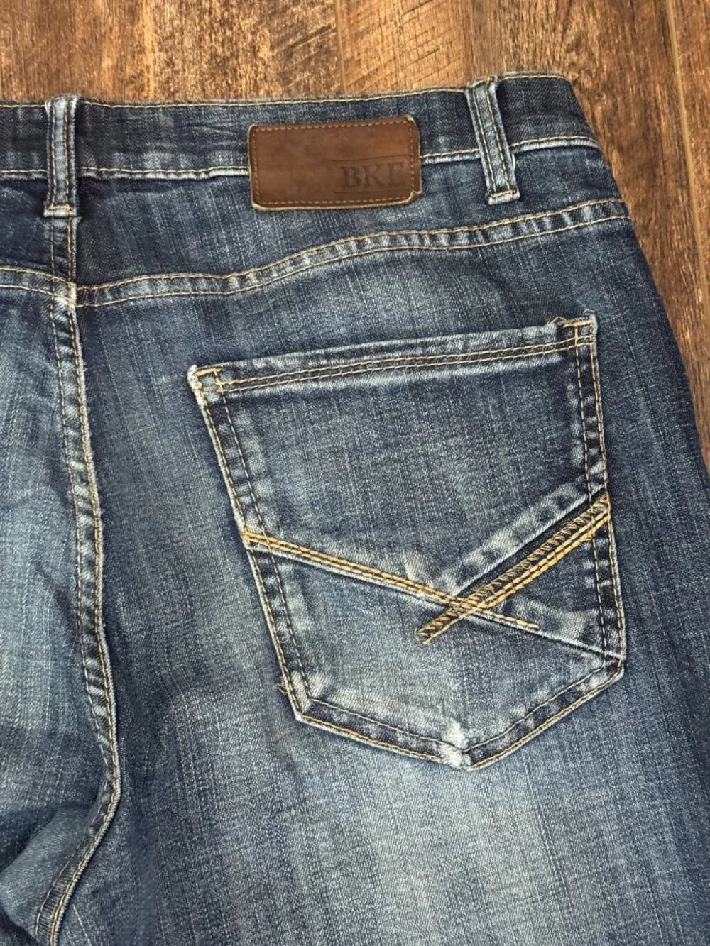 BKE Tyler Bootleg Dark Wash Distressed Denim Jeans Size 34L